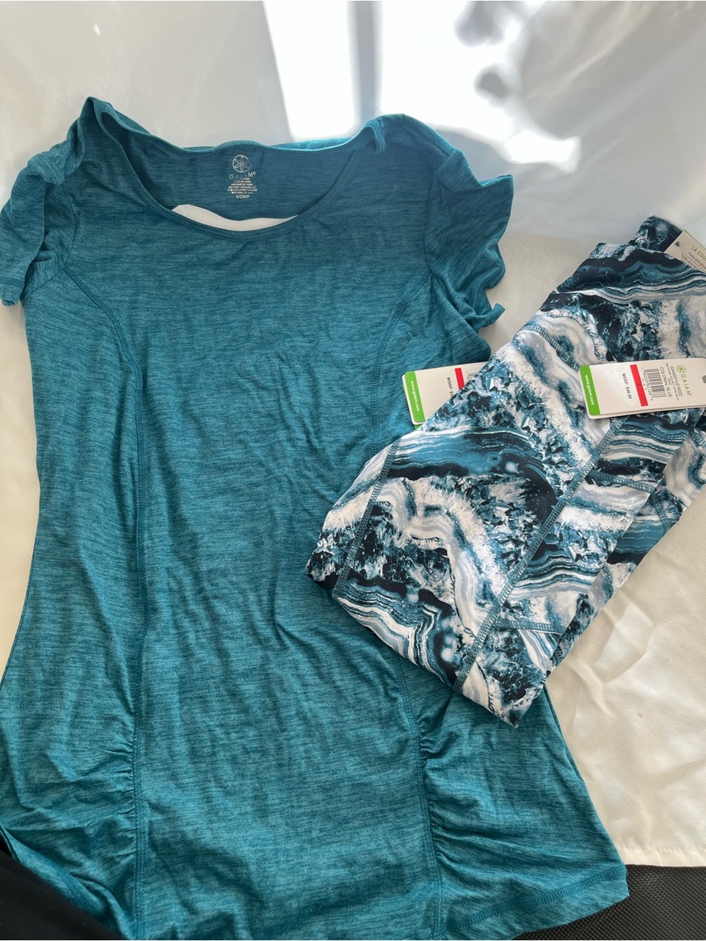 GAIAM Women’s Teal Short-Sleeve Active Top - and Capris